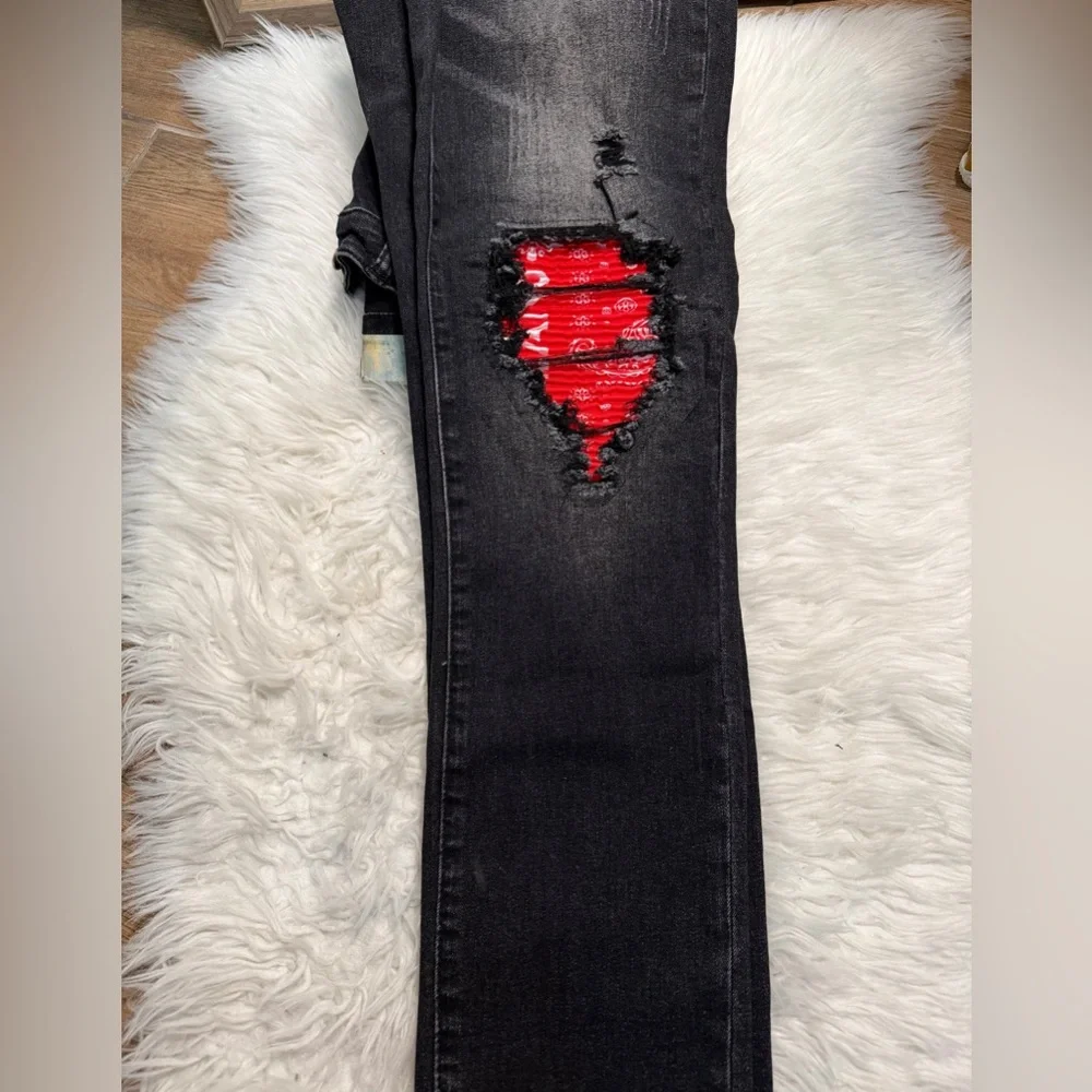 NWT TMMMT Men’s Black Distressed Jeans Red Paisley Patch Straight Leg 30